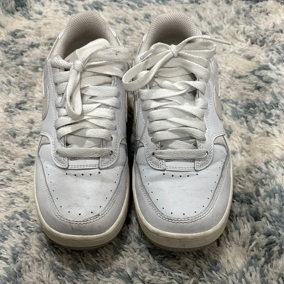 Nike White Low-Top Sneakers with Cream Swoosh - Picture 3 of 6